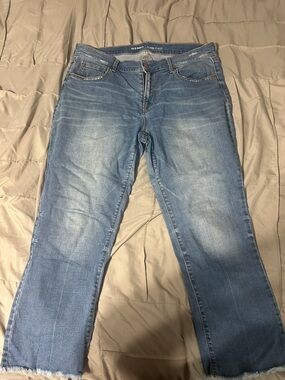 Old Navy Medium Blue Cropped Frayed-Hem Jeans